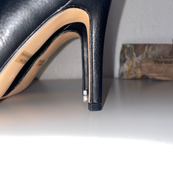 Black pumps (Almost brand new!) - Picture 8 of 8